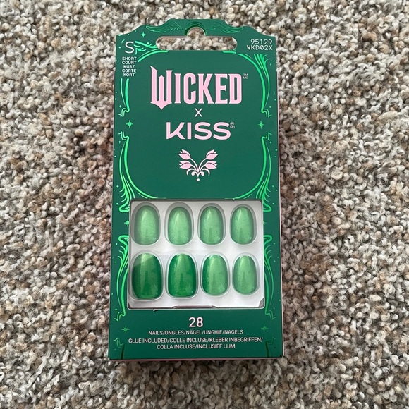 Kiss Other - Kiss Wicked Green Nail Set